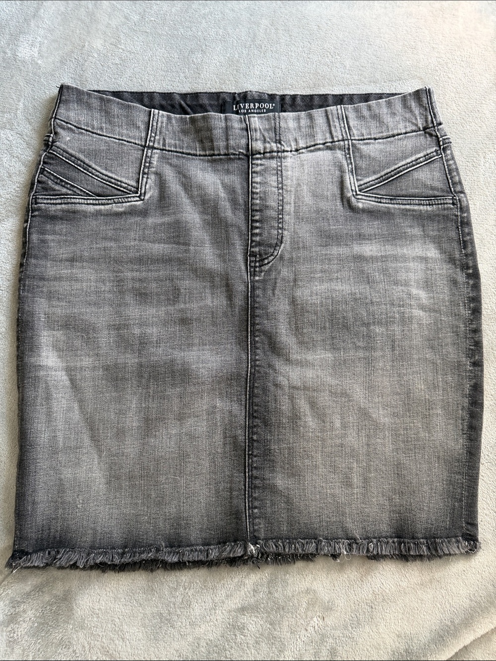 Liverpool Los Angeles Women’s 29/8 washed black gray denim stretch mini skirt